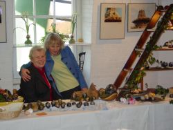 Renate Putz en Ruth Krugener waren de Duitse gasten van Kleinschalig  2002. Ze maken allebei prachtige gekraste eieren.